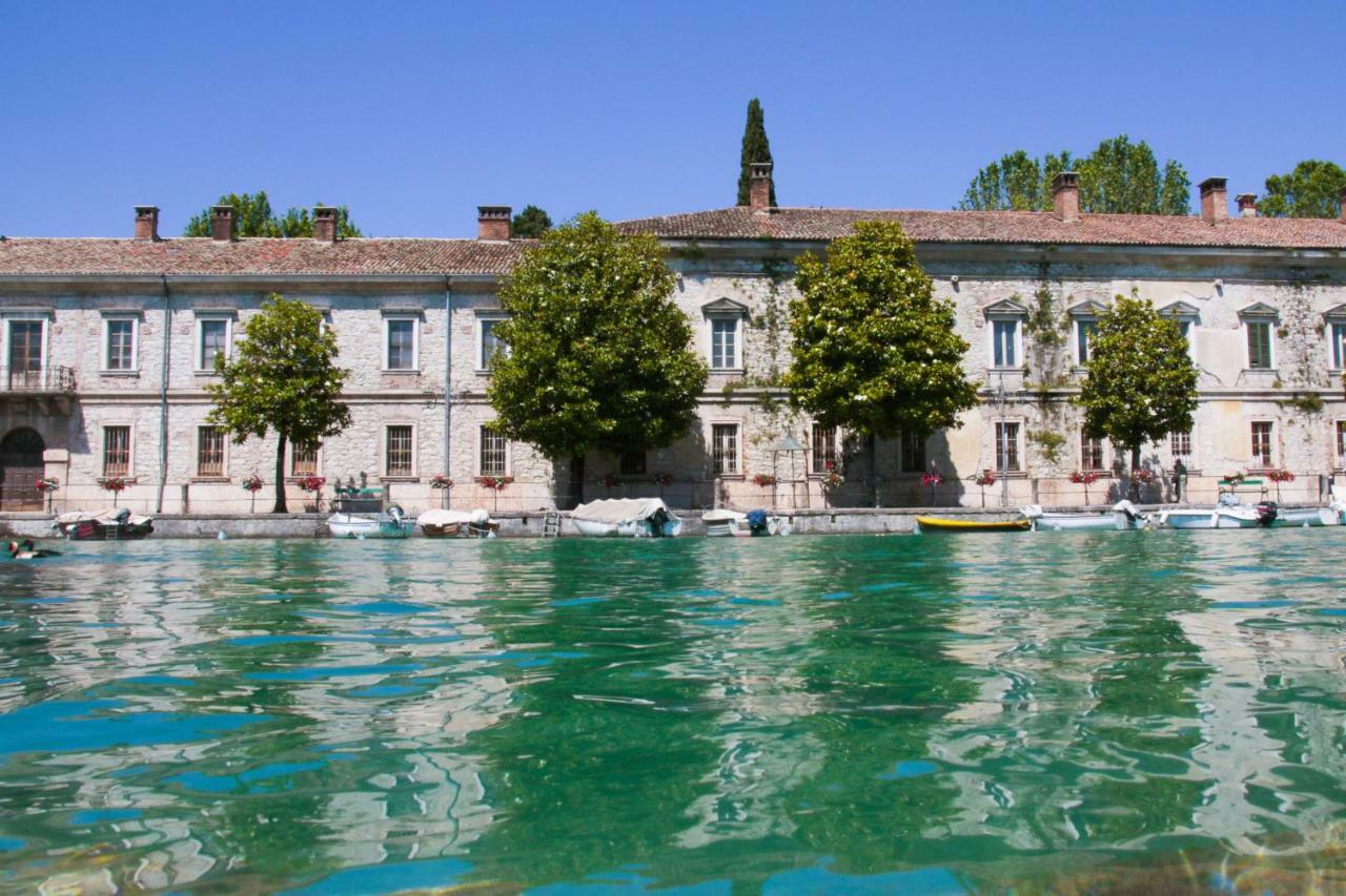 Le Finestre Sul Borgo Rooms Peschiera del Garda Exterior foto
